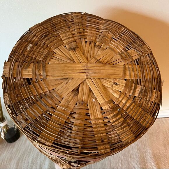 VINTAGE! Market Basket w/Handle and Lid - Picture 9 of 14